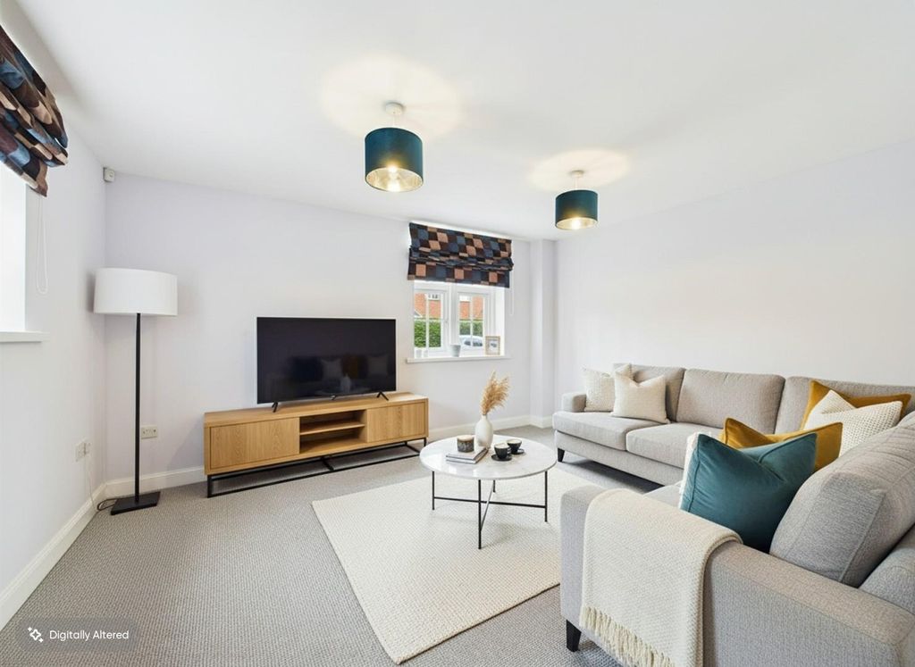 Property photo 3 of 19 Spacious Open-Plan Living