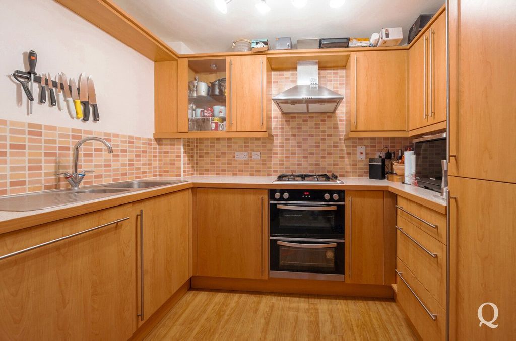 Property photo 2 of 10 90129476-6d42-49d...