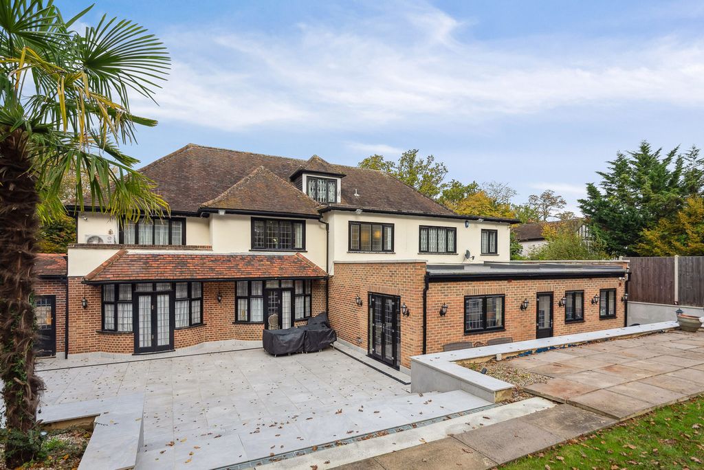 Property photo 1 of 15