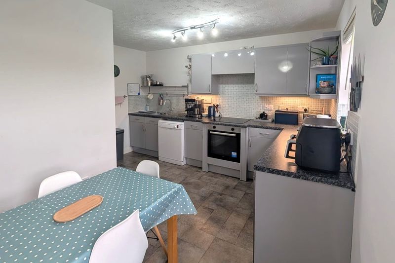 Property photo 2 of 16 Photo 17