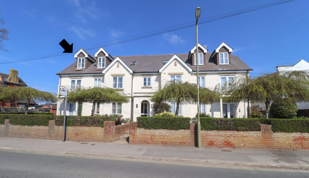 Property photo 1 of 11