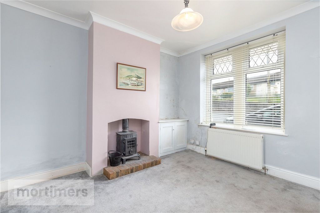 Property photo 2 of 16 Sitting Room