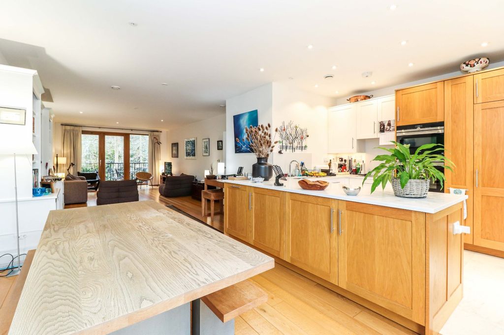 Property photo 3 of 13 Kitchen