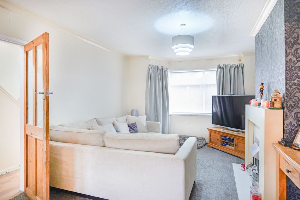 Property photo 2 of 31