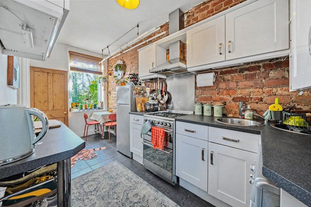 Property photo 3 of 15 Kitchen