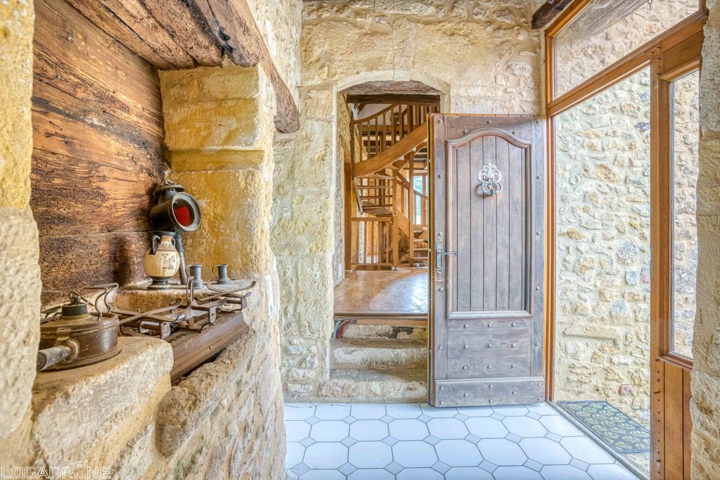 Property photo 2 of 24