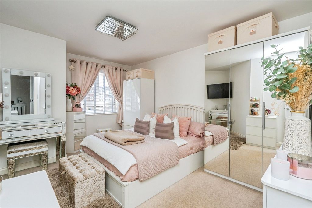 Property photo 2 of 15 Picture No. 16