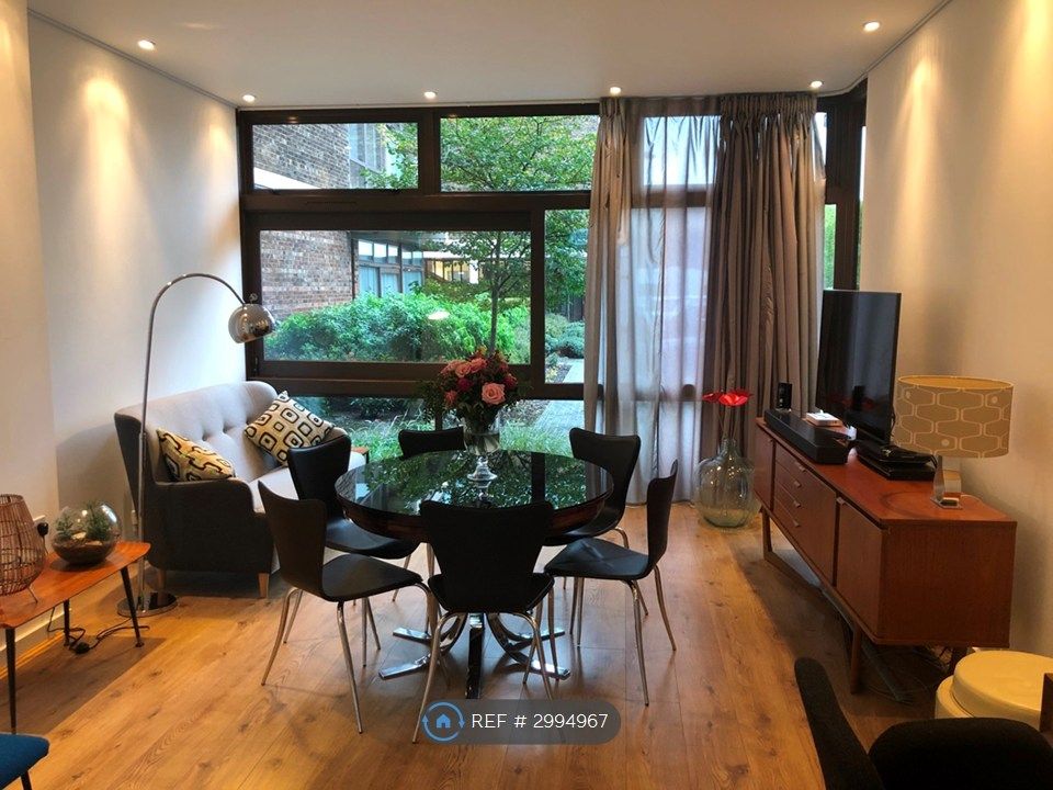 Property photo 3 of 24 Lounge Dining