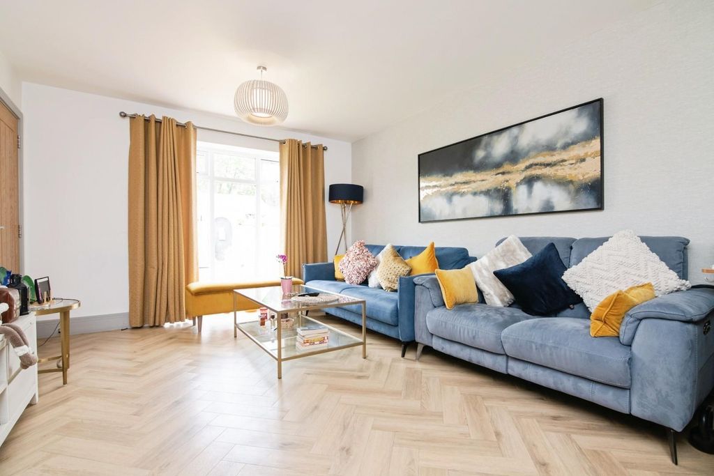 Property photo 2 of 19 Lightthorne-12.Jpg