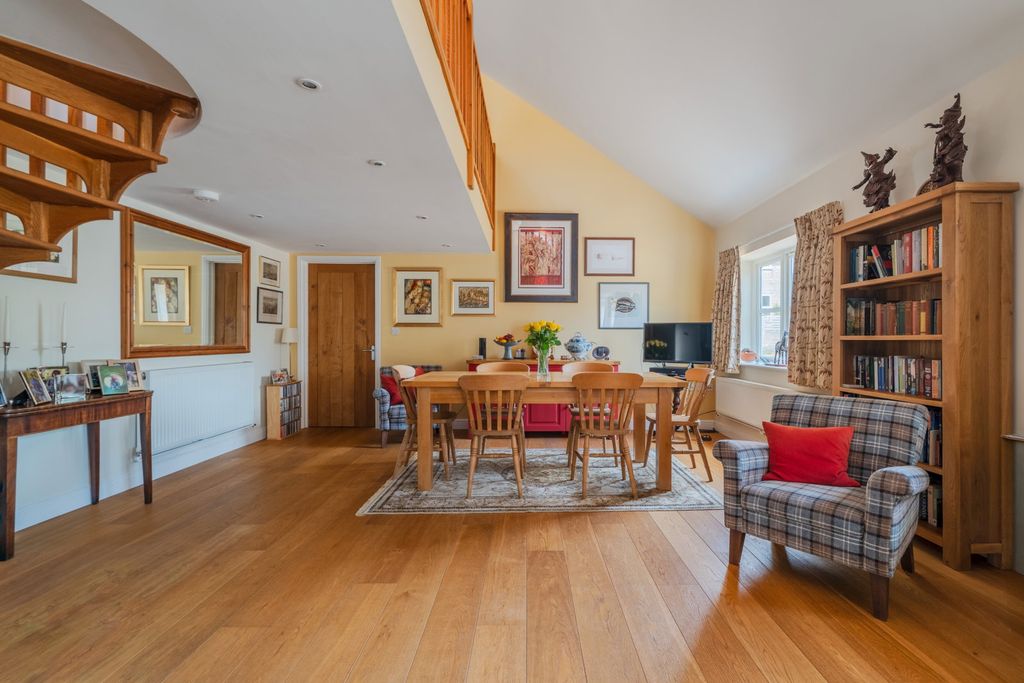 Property photo 3 of 26