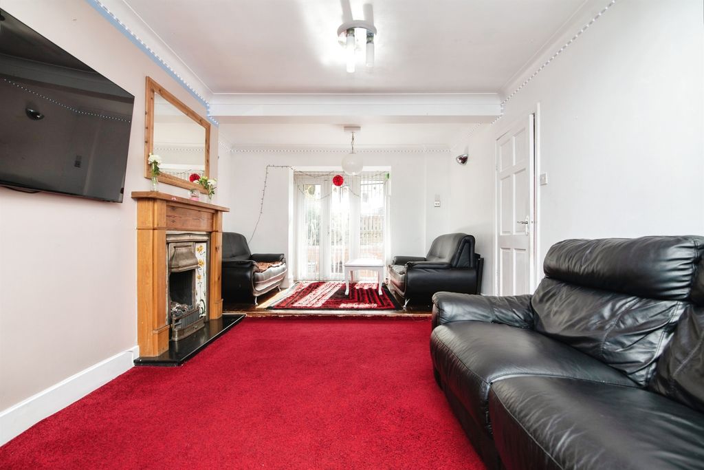 Property photo 2 of 17