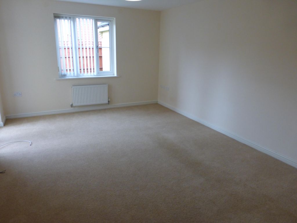 Property photo 3 of 6 Living Room