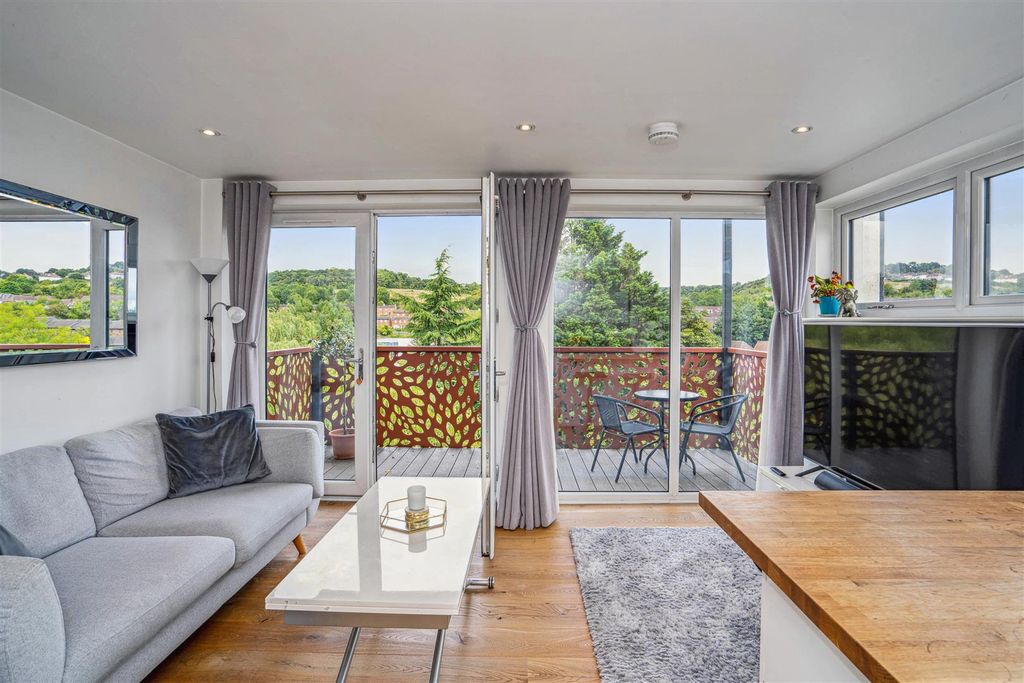 Property photo 3 of 16 31 Westfields House-2.Jpg