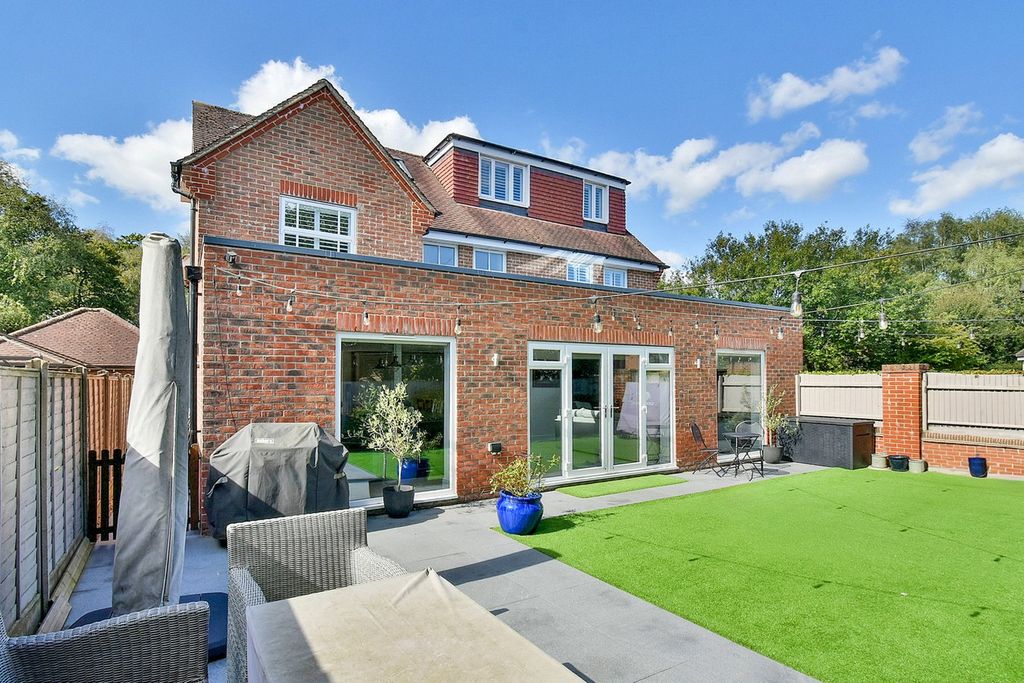 Property photo 2 of 24