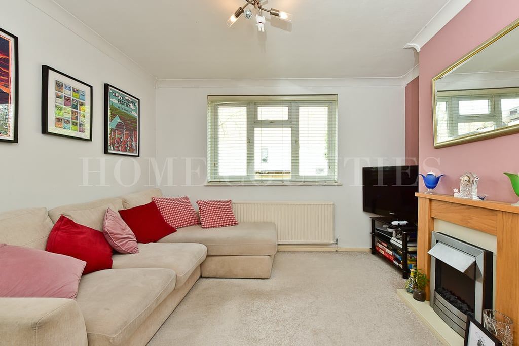 Property photo 3 of 17