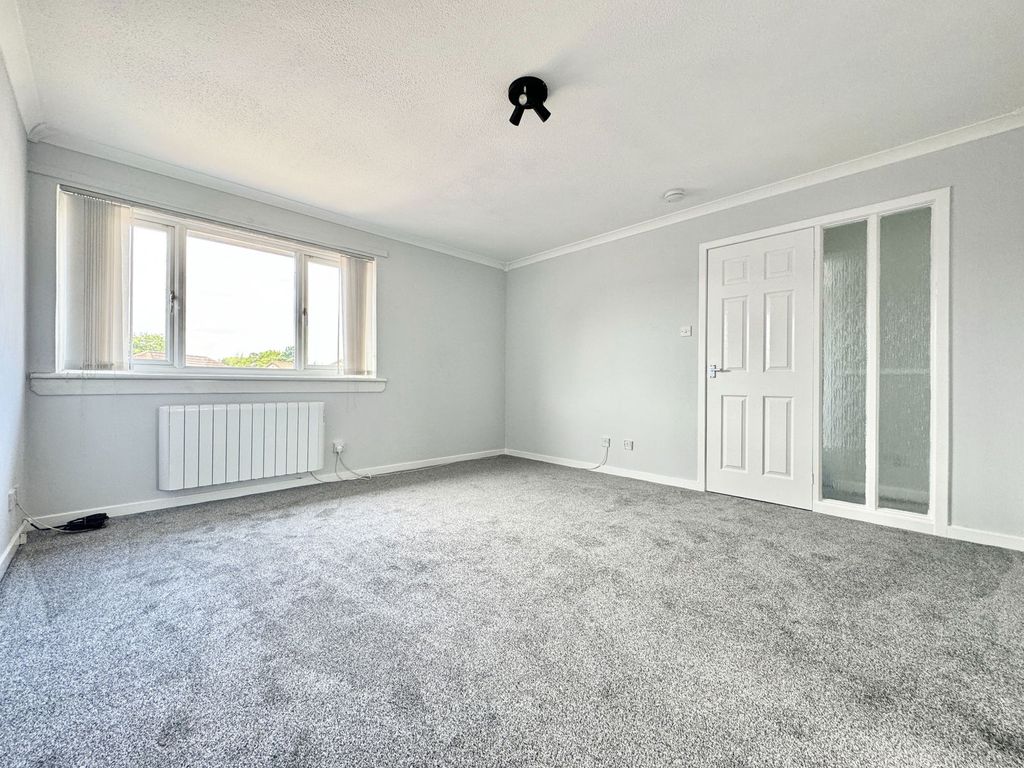 Property photo 3 of 25
