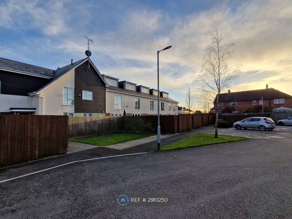 Property photo 2 of 33