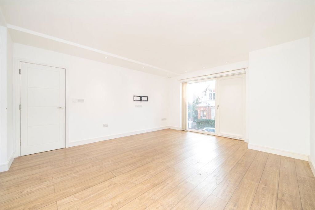 Property photo 2 of 4