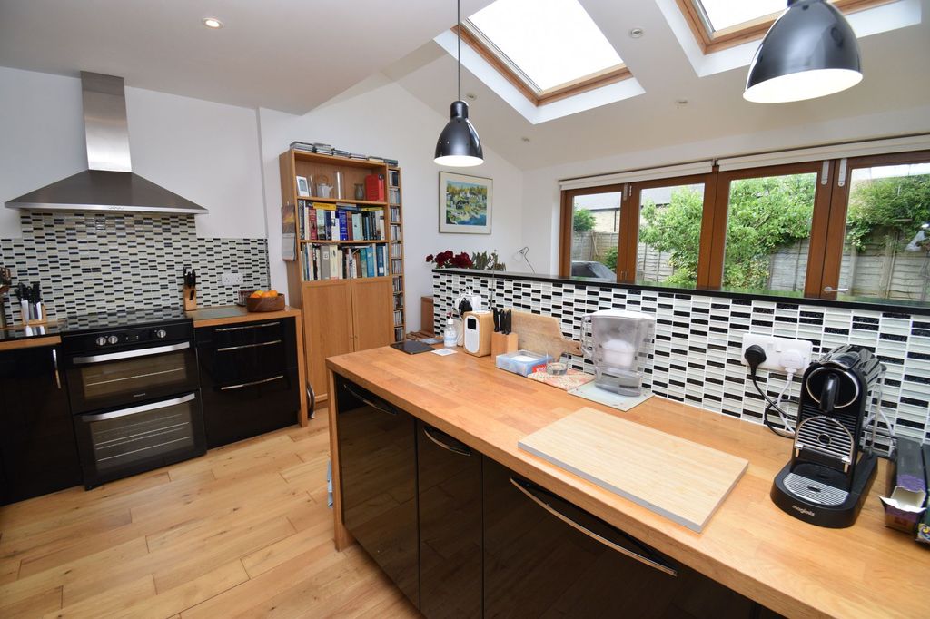 Property photo 3 of 18