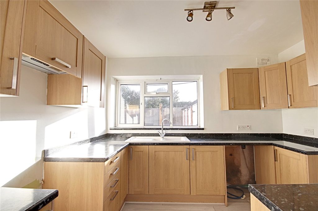 Property photo 2 of 14 Picture No. 10