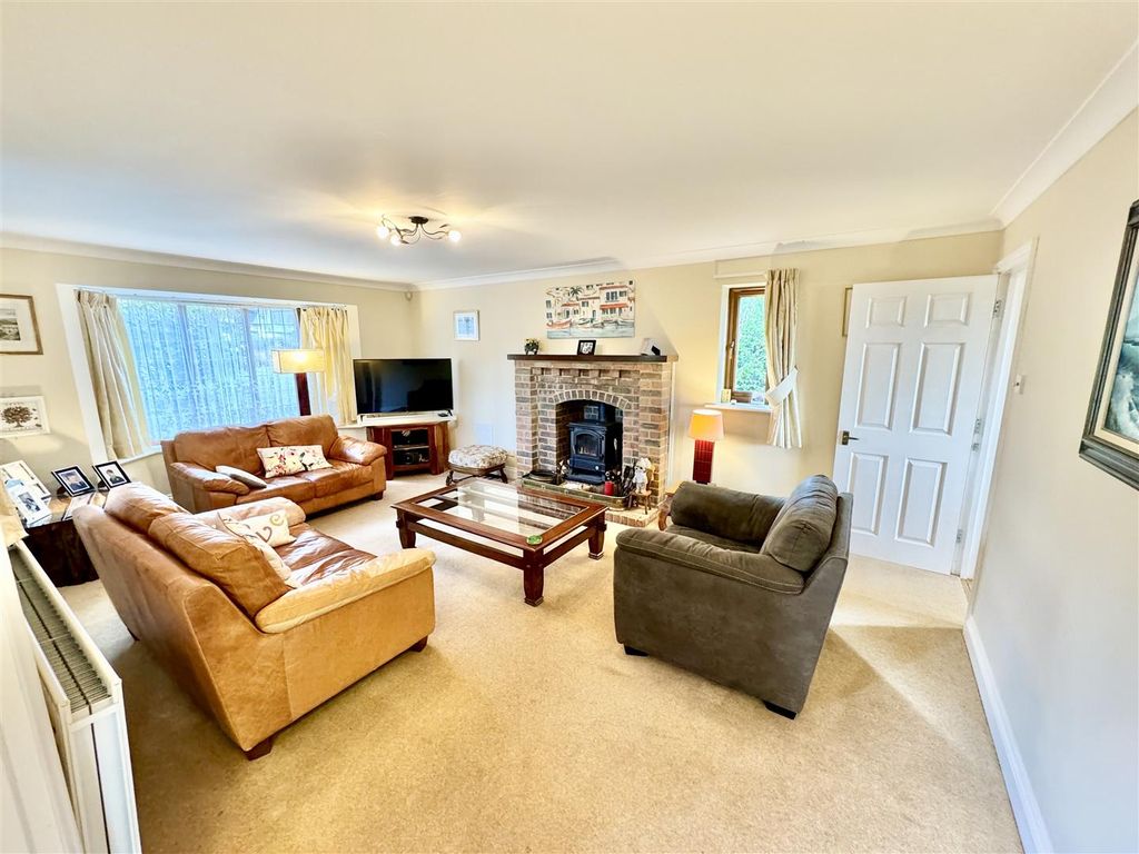 Property photo 2 of 41
