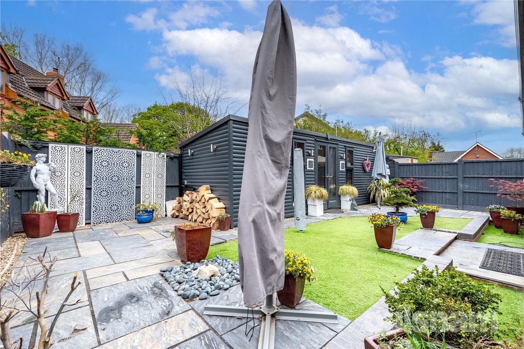 Property photo 1 of 23 Picture No. 25