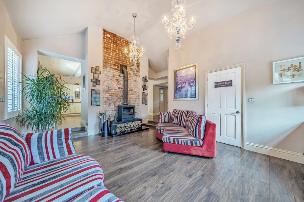 Property photo 3 of 21 Back Entrance Hall/Snug