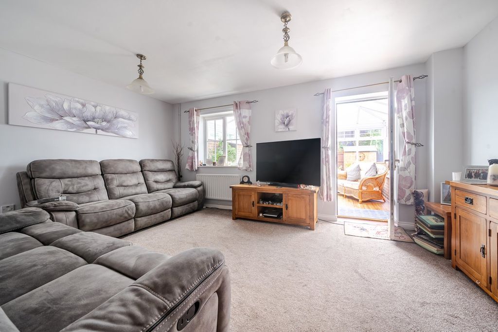 Property photo 2 of 18