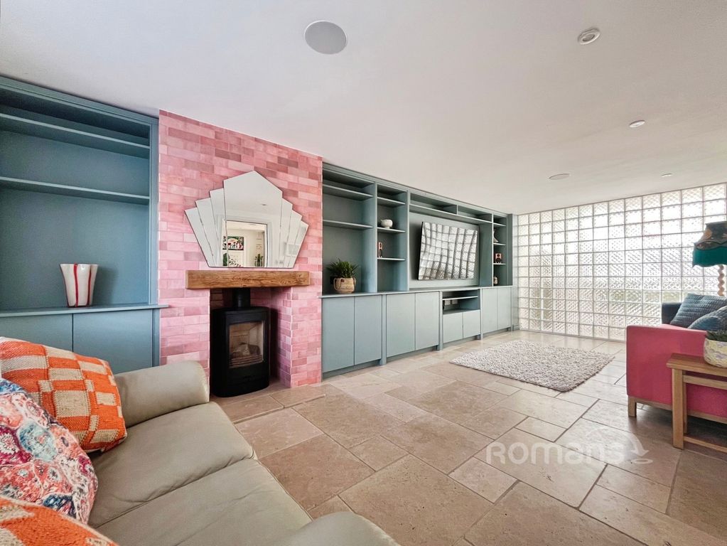 Property photo 2 of 20 Pbox-Img.Jpg