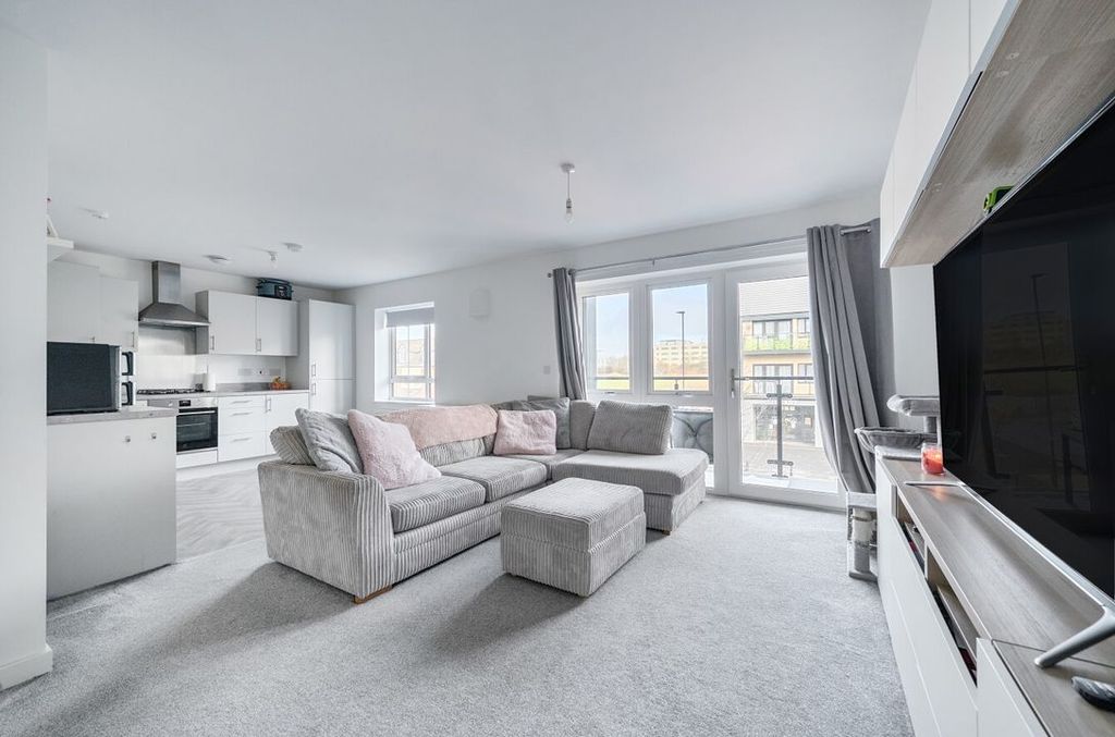 Property photo 2 of 12 140741715697Cb78249Bd5