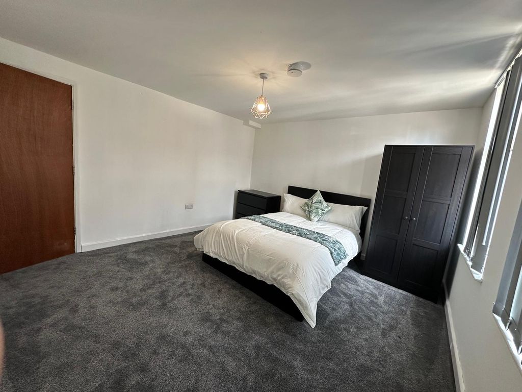 Property photo 1 of 4