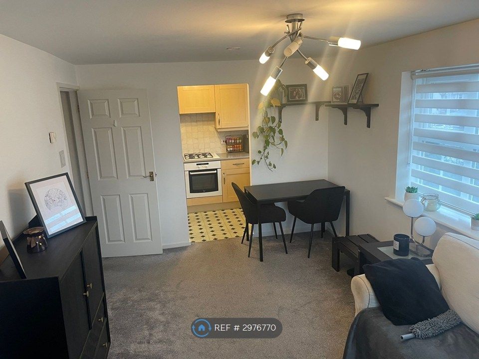 Property photo 3 of 12