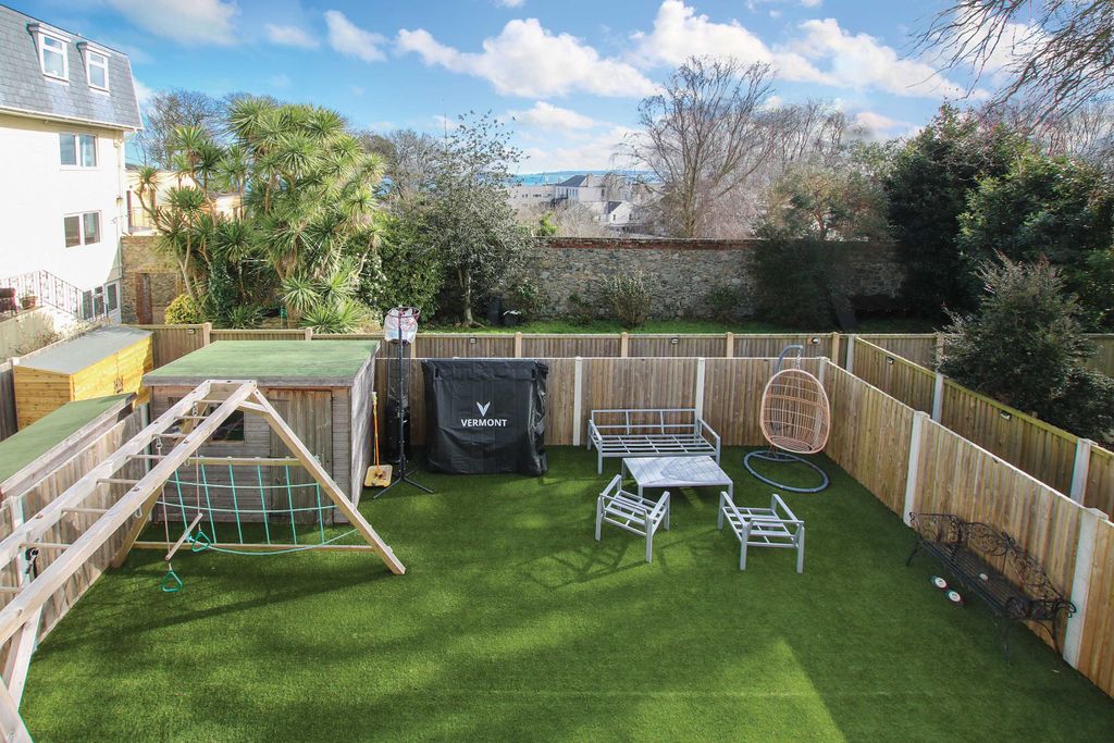 Additional image 10 of 3 bed property for saleRue Des Freres, St Peter Port, Guernsey GY1