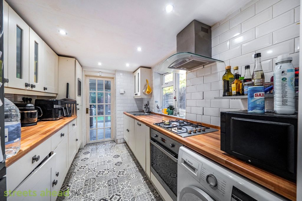 Property photo 1 of 20 6015B0F5-67E2-497...