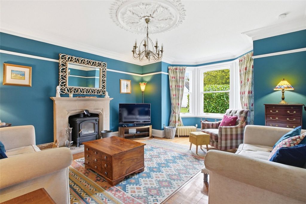 Property photo 3 of 30 Sitting Room