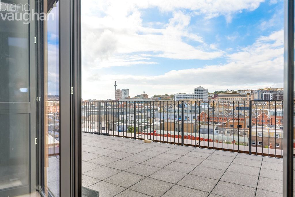 Additional image 7 of 2 bed flat to rentGloucester Place, Brighton BN1