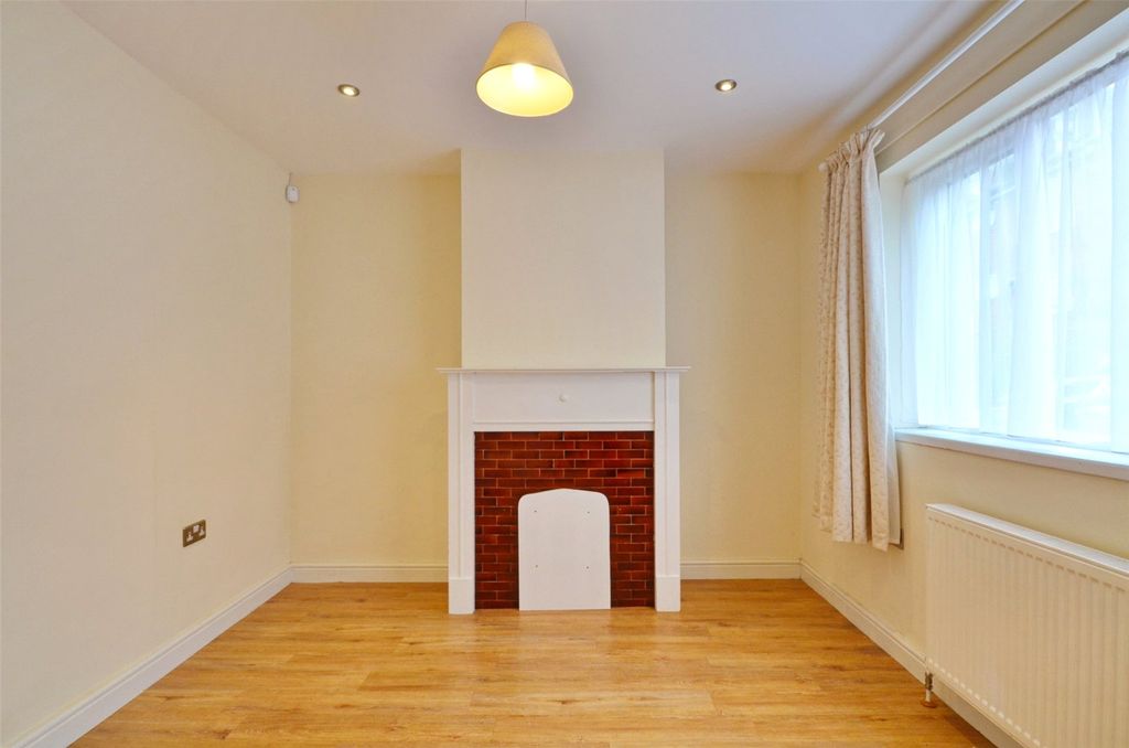 Property photo 3 of 13 Picture No. 12