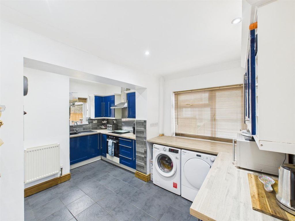 Property photo 3 of 16 Cam03055G0-Pr0262-Still009.Jpg