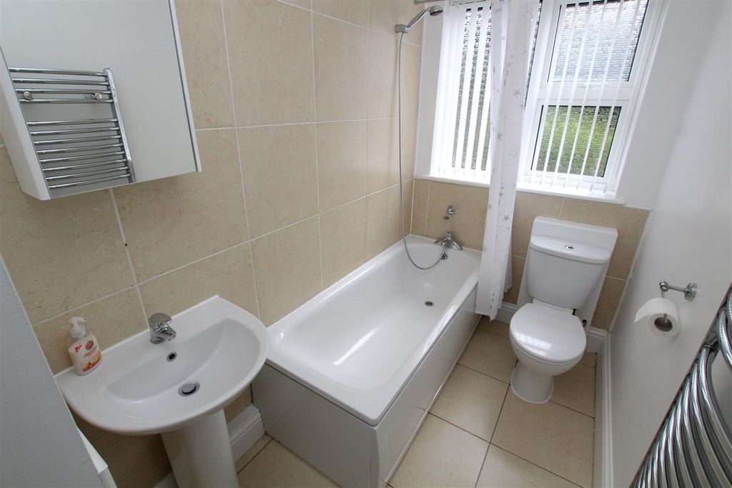 Property photo 3 of 6 Lynmouth Bathroom .Jpg