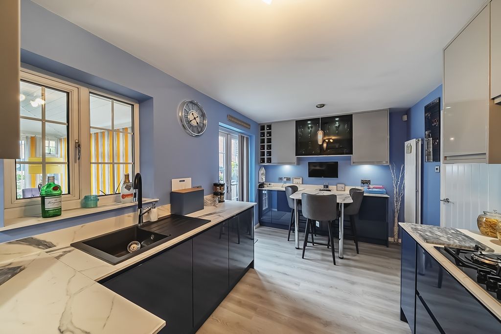 Property photo 2 of 26 1340911-5-689E0Bbe65Bfc