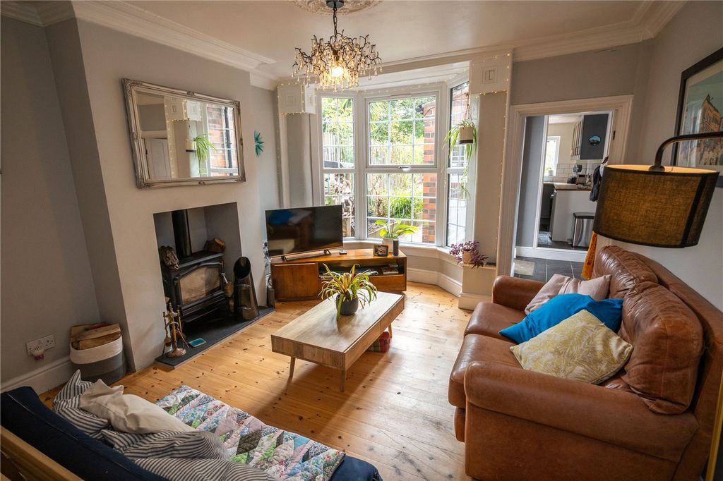 Property photo 2 of 27 Picture No. 20