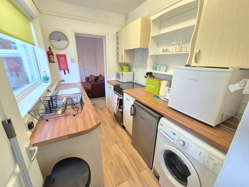 Property photo 3 of 19 Image