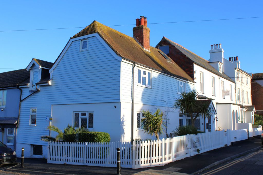 Property photo 2 of 31 Side Elevation