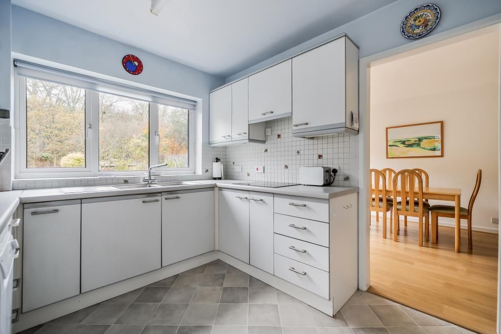 Property photo 3 of 20 Kitchen