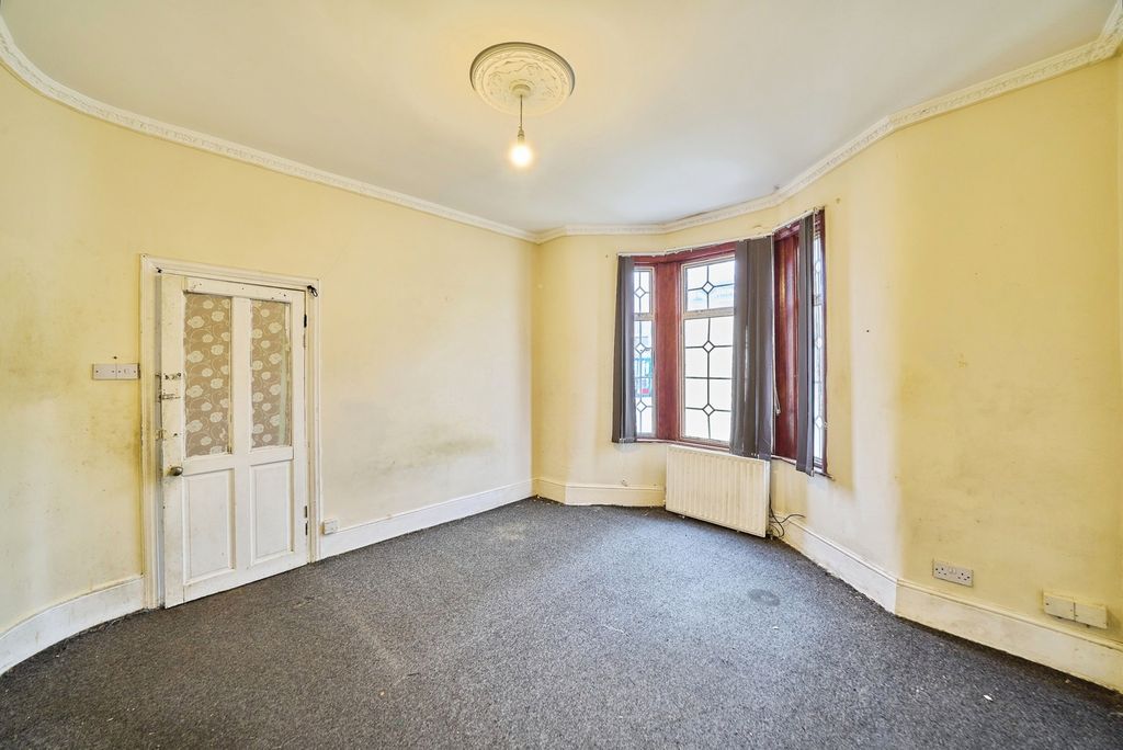 Property photo 3 of 20 Pbox-Img.Jpg