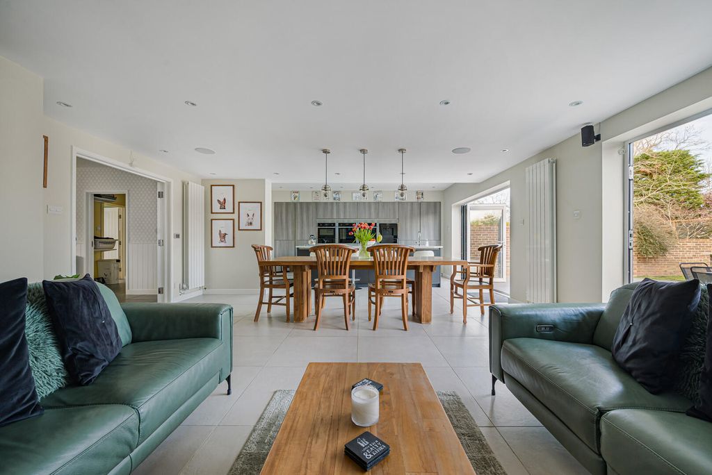 Property photo 2 of 21 Kitchen