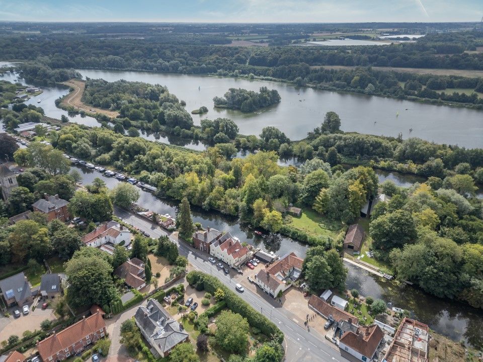 Property photo 2 of 25