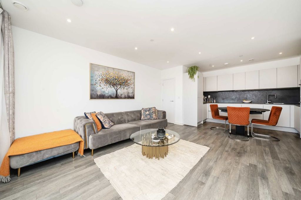 Property photo 2 of 10