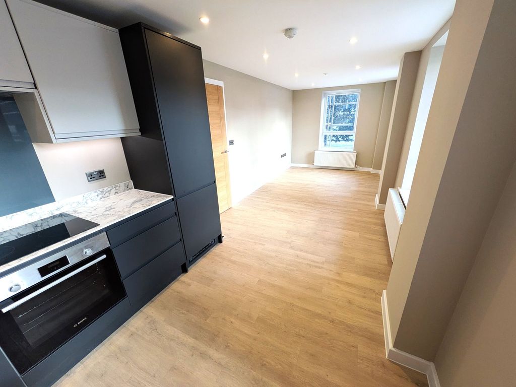 Property photo 3 of 9 Kitchen Towards Lounge