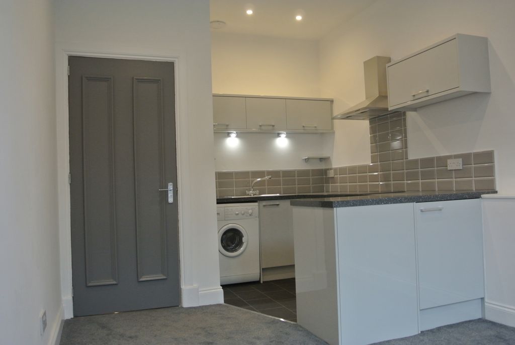 Property photo 3 of 6 Gallery